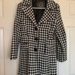 Houndstooth trench coat